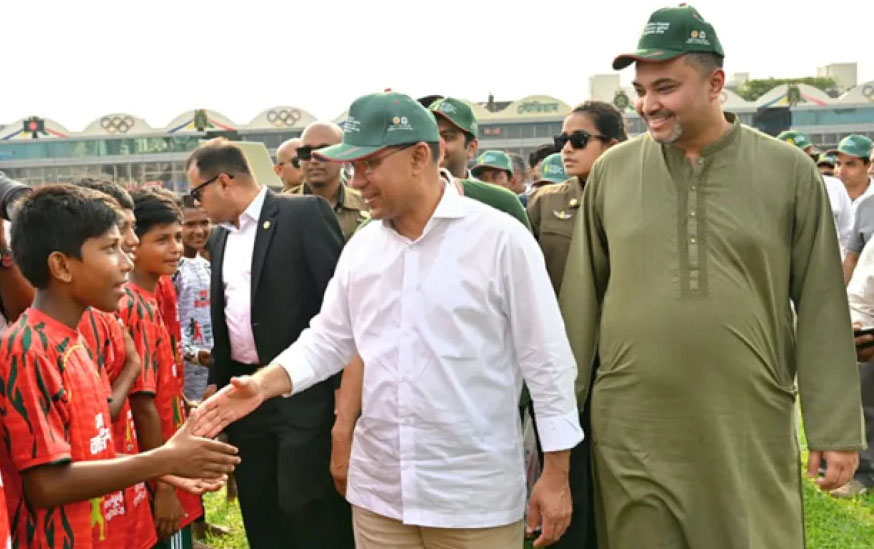 প্রাথমিক বিদ্যালয় গোল্ডকাপ ফুটবল টুর্নামেন্টের পুরস্কার বিতরণী অনুষ্ঠানে প্রধানমন্ত্রী