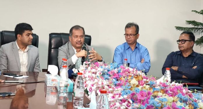 সাংবাদিকদের সঙ্গে মতবিনিময় করেন তথ্যমন্ত্রী